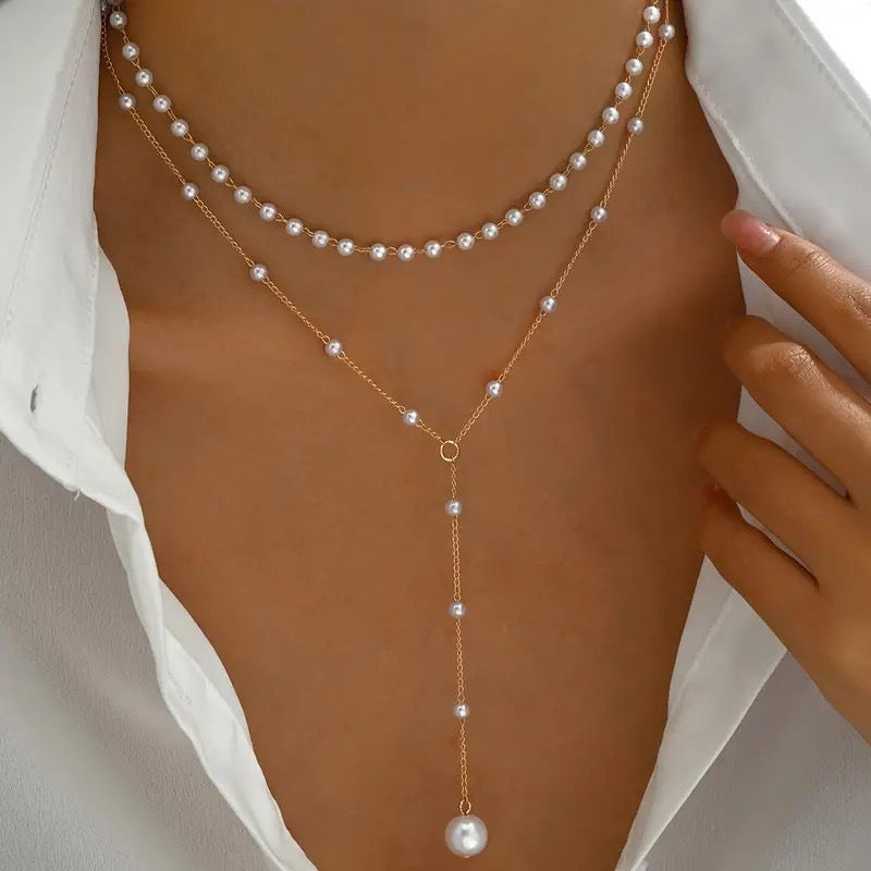 Collar de doble vuelta con perlas y caída en Y