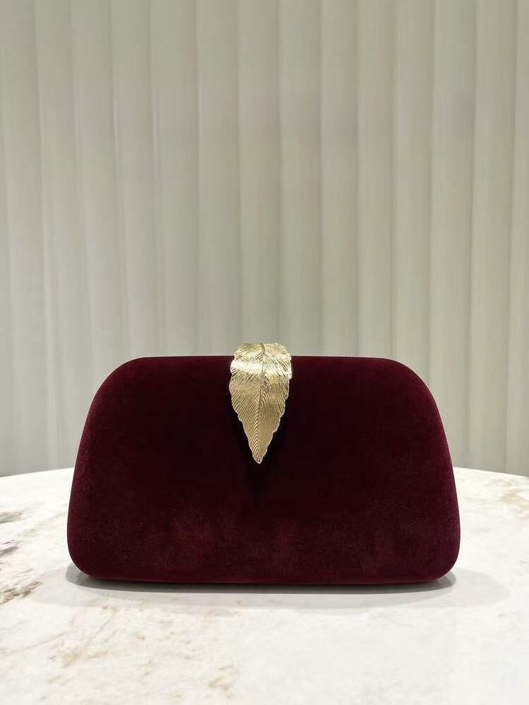 Bolso de fiesta de terciopelo con broche de hoja dorada, burdeos